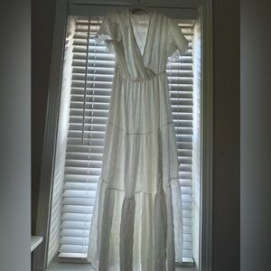 White maxi dress - NEVER WORN